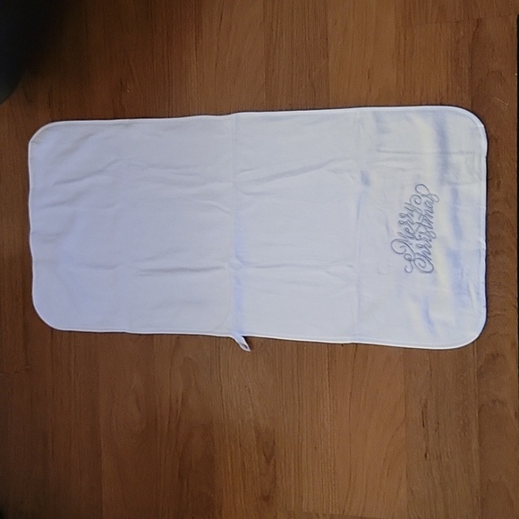 Quera 2 pack Christmas Hand Towels 100% cotton White Gray embroidery 14x30" New - Picture 8 of 9